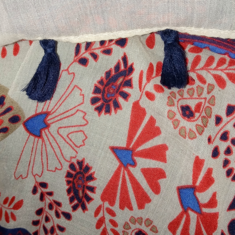 Patterned Infinity Scarf - Picture 5 of 7